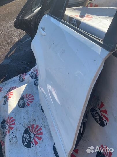 Дверь задняя правая Suzuki Grand Vitara