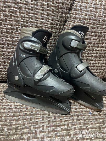 Коньки хоккейные