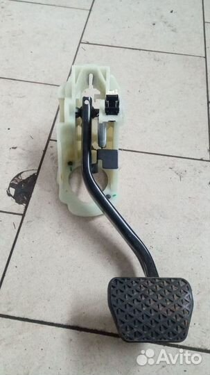 Педаль тормоза с концевиком BMW F30