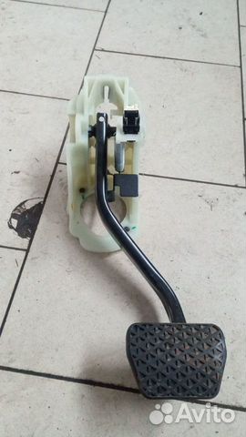 Педаль тормоза с концевиком BMW F30