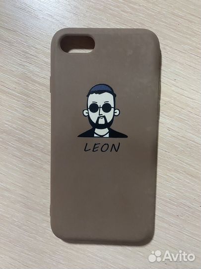 Чехол на iPhone 8