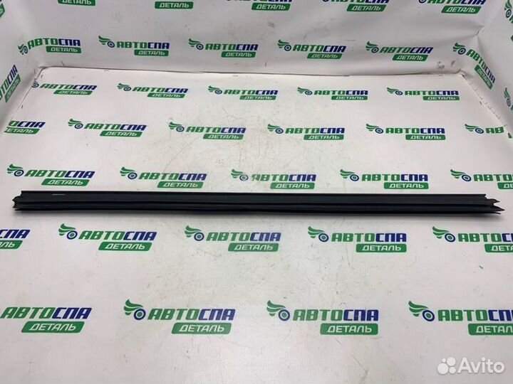 Уплотнитель двери стекла передний левый Mazda Cx-9