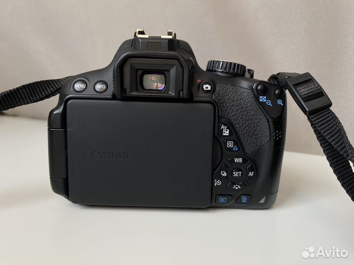 Зеркальный фотоаппарат Canon EOS 650D