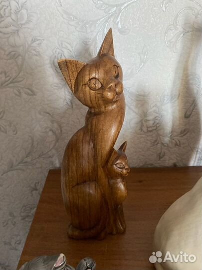 Статуэтка кошка