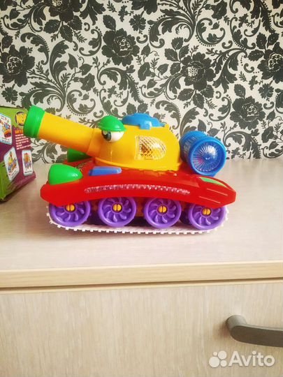 Танк музыкальный