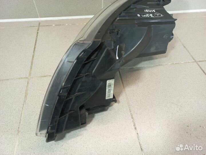 Фара правая Kia Rio 3