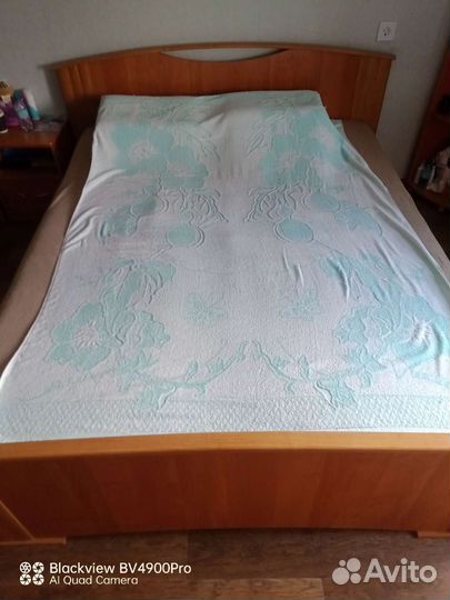 Кровать двухспальная с матрасом бу 160 200