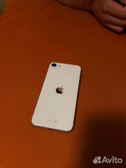 iPhone SE, 128 ГБ