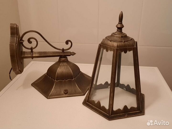 Уличный настенный фонарь