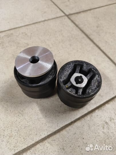 Комплект вставок в опору кпп и диф Audi A4 A5 B8