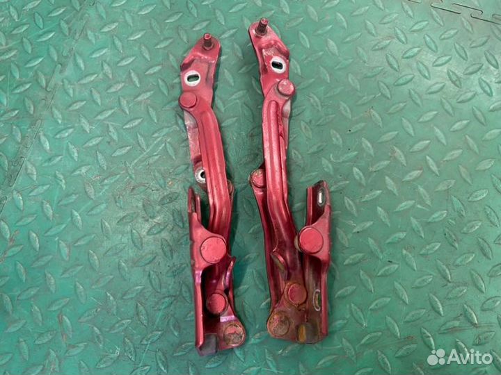 Петля крышки багажника Honda Civic D15B2 1992