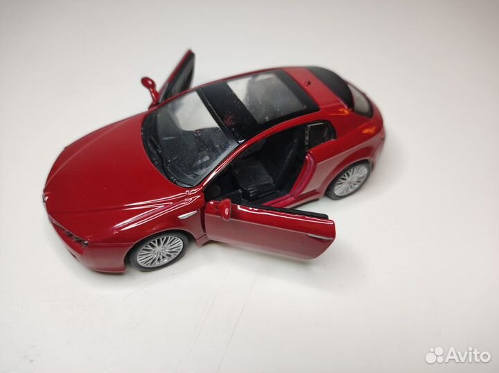 Машинки модели Коллекционные 1/32