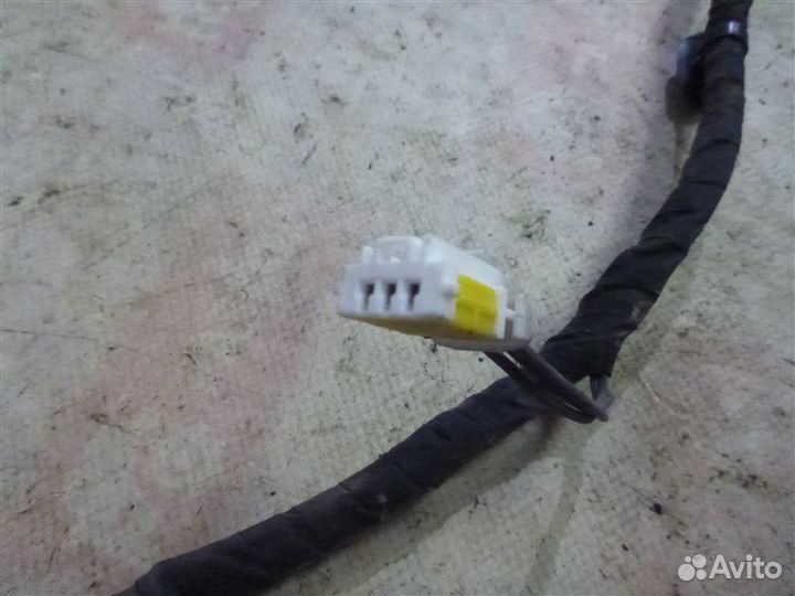 Проводка крышки багажника Renault Laguna X74