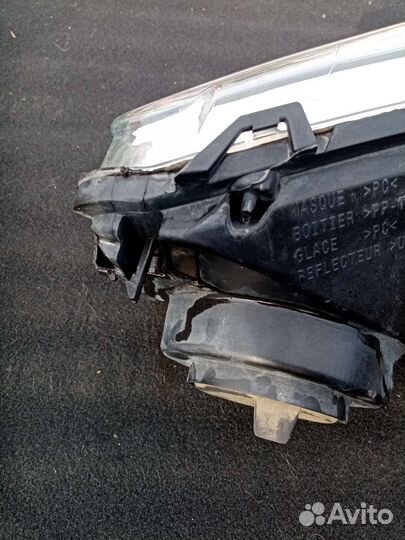 Левая фара Renault Duster