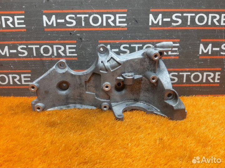 Кронштейн генератора Audi A4 B7/8E ALT 2007