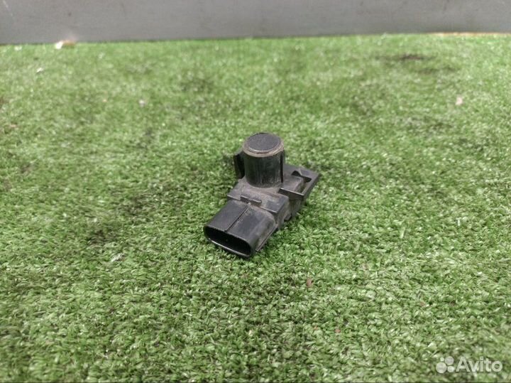 Датчик парковки передний правый Toyota Camry ASV50
