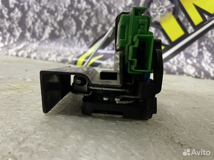 Замок передней правой двери 2 конт Solaris Солярис