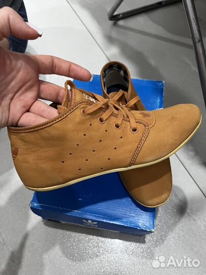 Кроссовки женские adidas 36