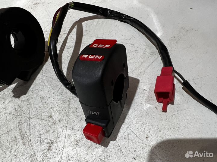 Пульт правый универсальный для мотоцикла руль 22мм