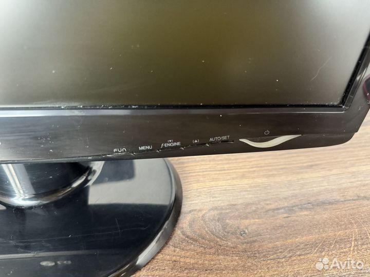 Монитор LG flatron w1943s 18.5