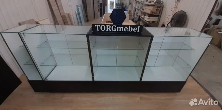 Витрина остеклённая