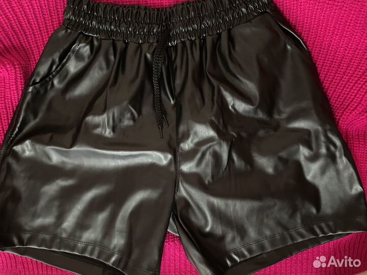Кожаные шорты женские