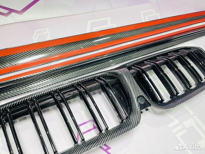 Решетка радиатора лезвия на пороги BMW G20