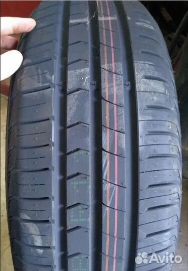 Tracmax X-Privilo TX5 195/60 R15 88H