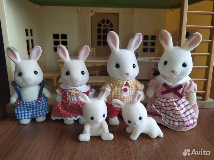 Sylvanian Families дом Марии, кролики, бурундуки
