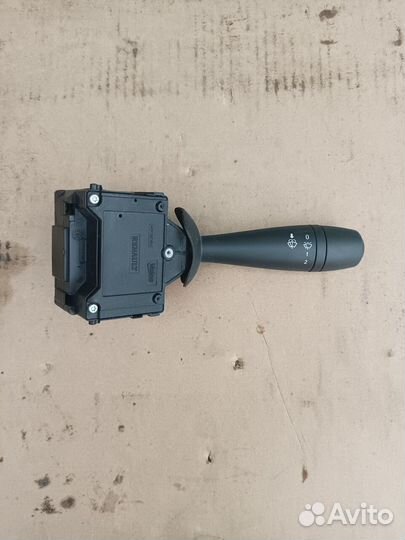 Переключатель стеклооч-лей Renault Logan 2018 г