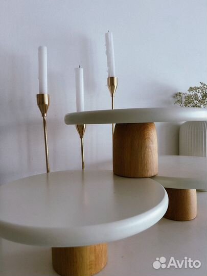 Тортовница на ножке