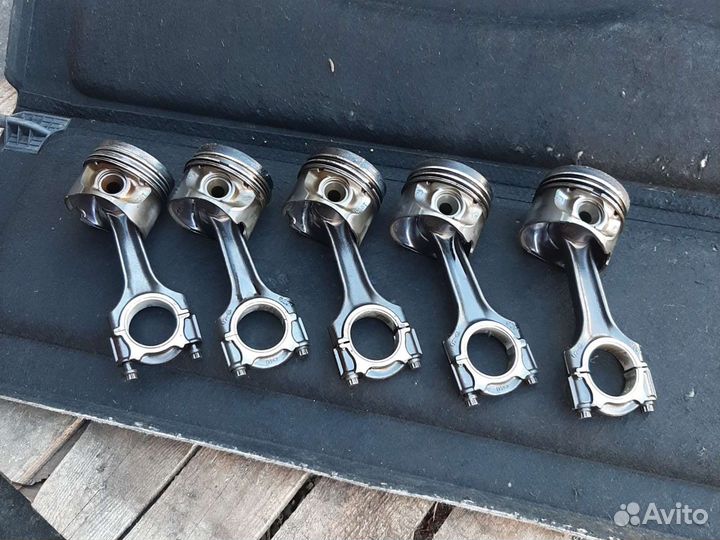 Шатун поршень Мерседес Спринтер 2.9 OM602