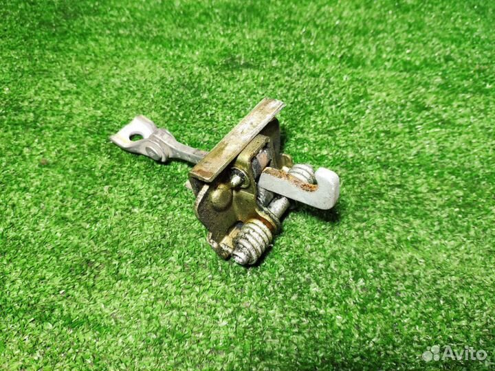 Ограничитель двери Peugeot 307