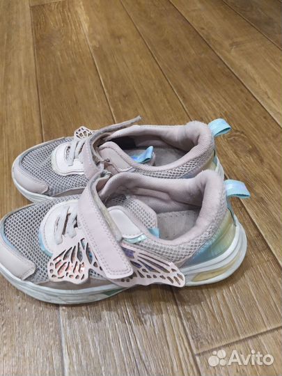 Кроссовки для девочки