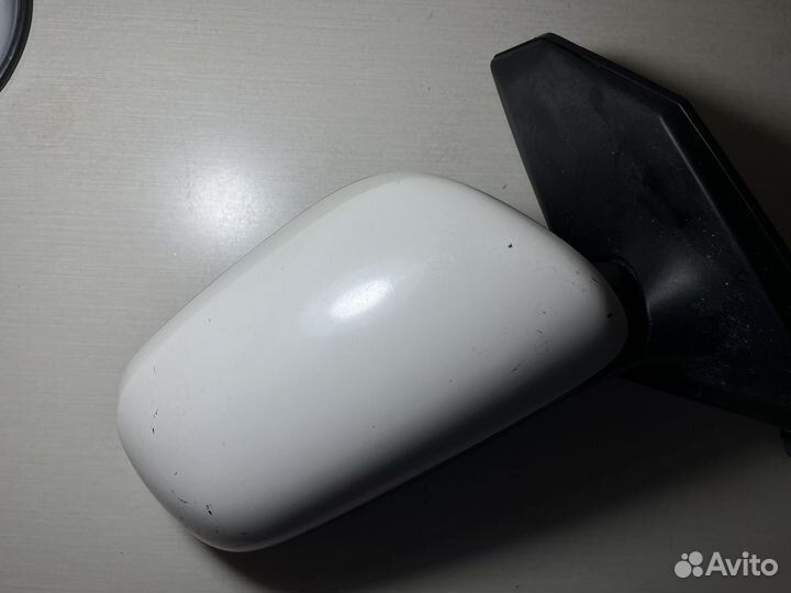 Зеркало на toyota fielder