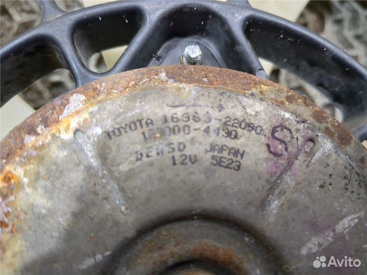 Вентилятор радиатора Toyota Corolla Verso, 2003