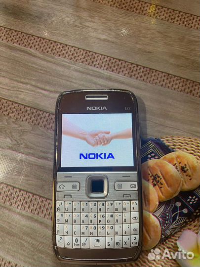 Nokia E72