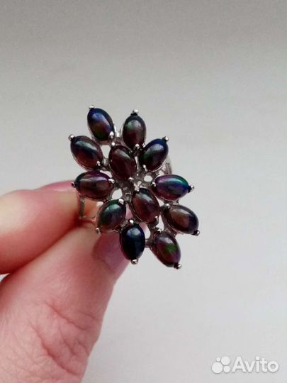 Кольцо с черными опалами