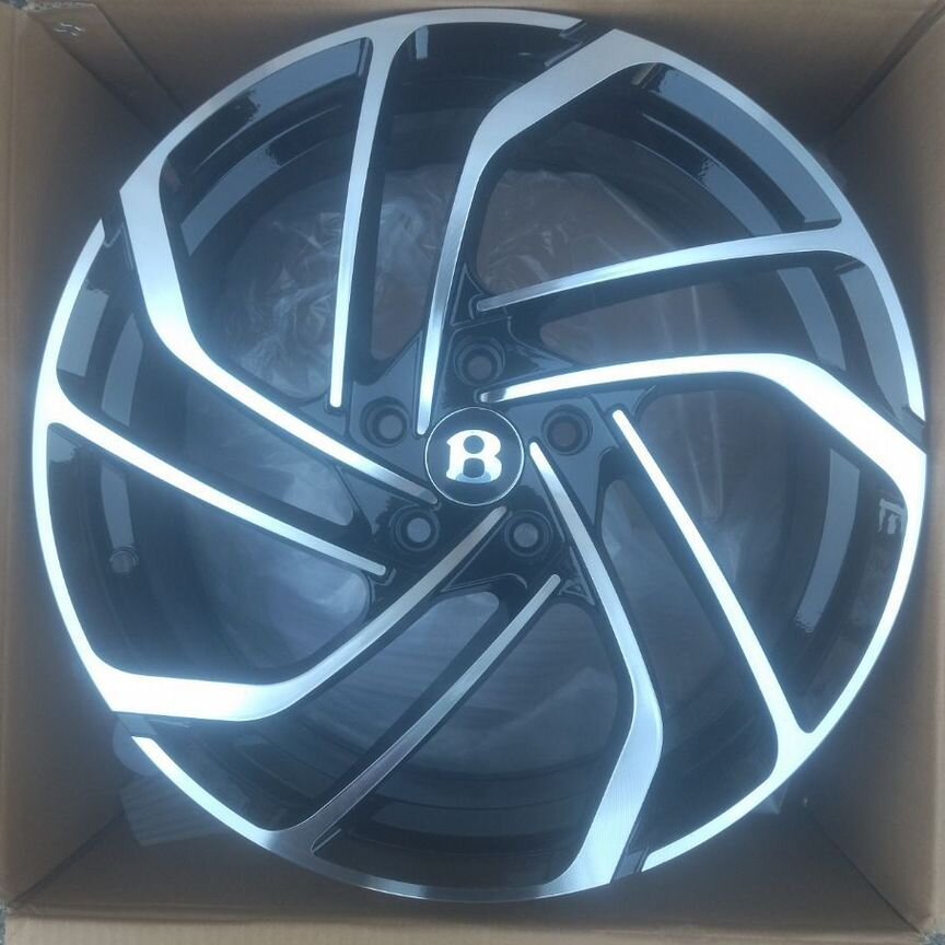 Литые диски Bentley 8×R18 5×108