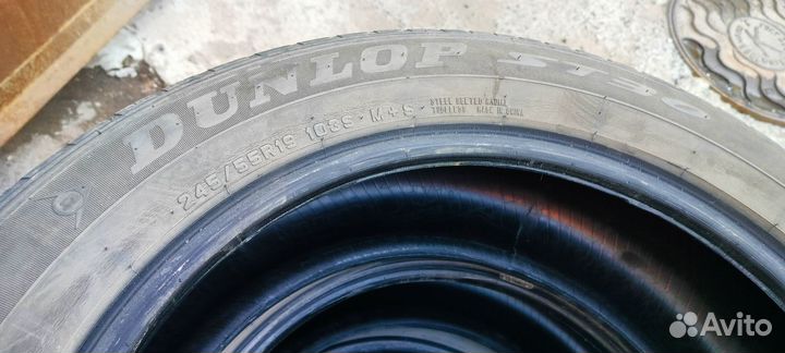 Dunlop Grandtrek ST30 245/45 R19 103