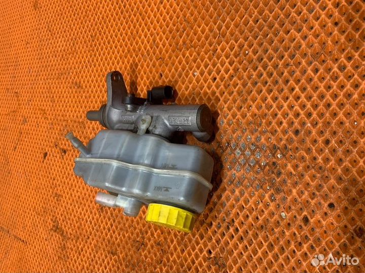 Бачок для тормозной жидкости Volkswagen Polo V 1.6