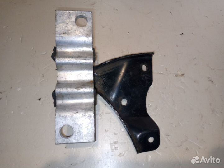 Подушка двигателя правая Renault Logan