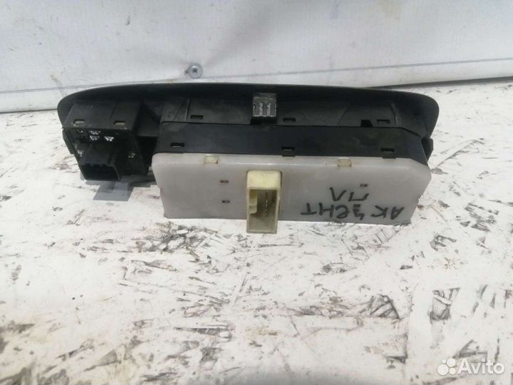 Блок кнопок Hyundai Accent 2