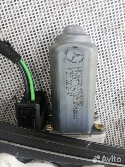 Стеклоподъемник задний правый Mercedes W211