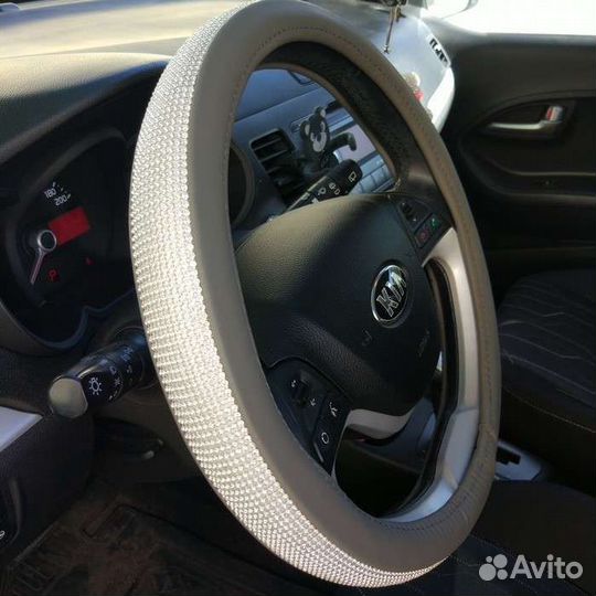 Оплётки на руль со стразами