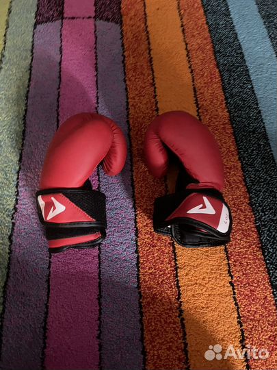 Боксерские перчатки б/у