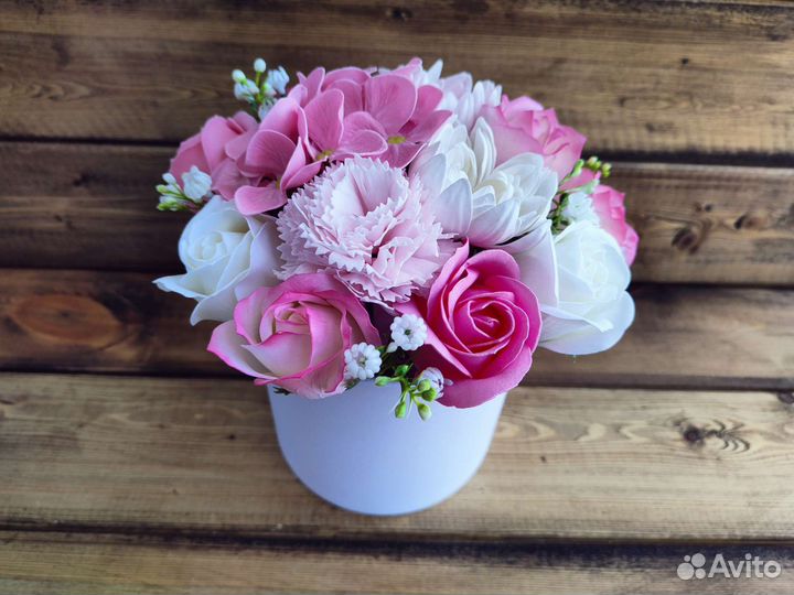 Композиция из мыльных цветов