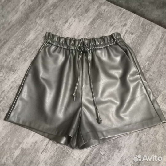 Шорты из эко кожи. Lime
