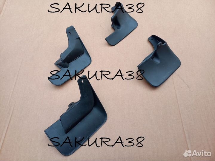 Брызговики новые Toyota Nadia (1998-2003)