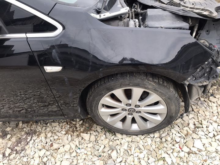 Переднее правое крыло на opel astra J